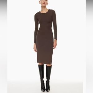 Aritzia (Babaton) contour crew long sleeve midi dress. Size S.